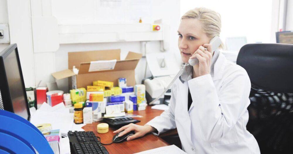 pharmacy manager calling niche recruiter